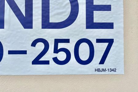 Casa à venda com 100m², 3 quartos e 1 vaga Casa à venda com 100m², 3 quartos e 1 vagaPlaquinha instalada