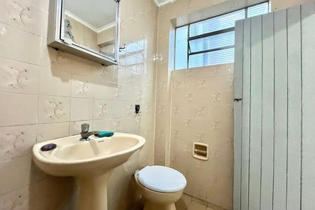 Casa à venda com 100m², 3 quartos e 1 vaga Casa à venda com 100m², 3 quartos e 1 vagaBanheiro de serviço