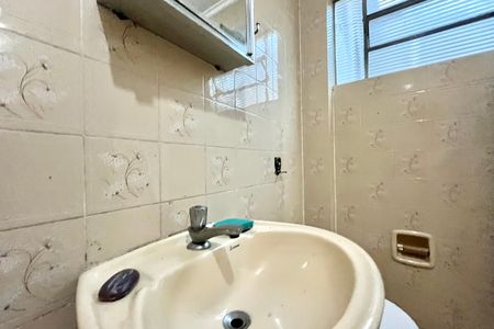 Casa à venda com 100m², 3 quartos e 1 vaga Casa à venda com 100m², 3 quartos e 1 vagaBanheiro de serviço