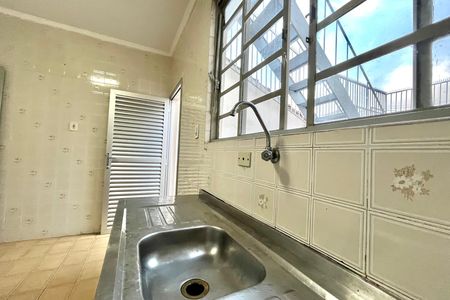Casa à venda com 100m², 3 quartos e 1 vaga Casa à venda com 100m², 3 quartos e 1 vagaCozinha