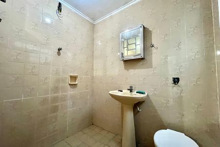 Casa à venda com 100m², 3 quartos e 1 vaga Casa à venda com 100m², 3 quartos e 1 vagaBanheiro de serviço