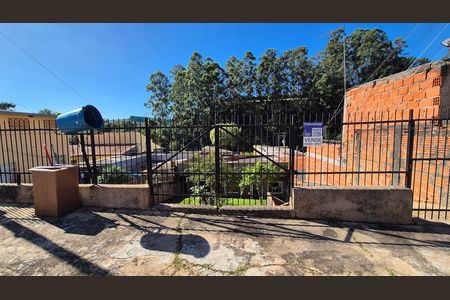 Casa à venda com 100m², 2 quartos e sem vaga Casa à venda com 100m², 2 quartos e sem vagaFachada
