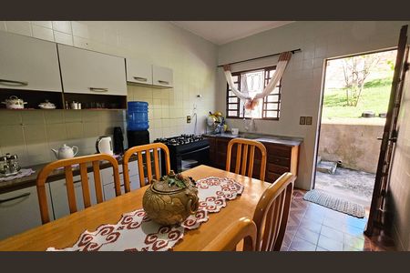 Casa à venda com 100m², 2 quartos e sem vaga Casa à venda com 100m², 2 quartos e sem vagaCozinha
