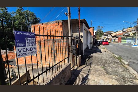 Casa à venda com 100m², 2 quartos e sem vaga Casa à venda com 100m², 2 quartos e sem vagaFachada