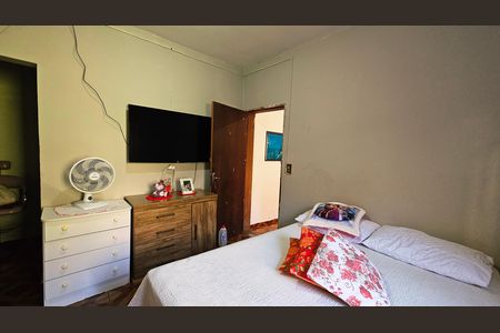 Casa à venda com 100m², 2 quartos e sem vaga Casa à venda com 100m², 2 quartos e sem vagaQuarto