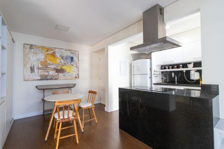 Apartamento à venda com 95m², 1 quarto e 2 vagas Apartamento à venda com 95m², 1 quarto e 2 vagasSala