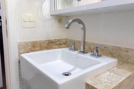 Apartamento à venda com 95m², 1 quarto e 2 vagas Apartamento à venda com 95m², 1 quarto e 2 vagasBanheiro