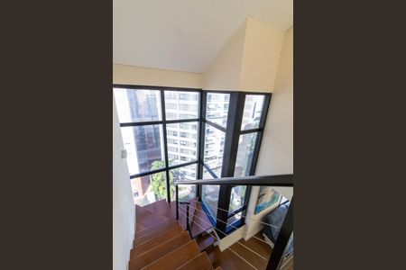 Apartamento à venda com 95m², 1 quarto e 2 vagas Apartamento à venda com 95m², 1 quarto e 2 vagasEscada