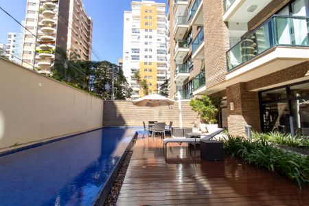 Apartamento à venda com 95m², 1 quarto e 2 vagas Apartamento à venda com 95m², 1 quarto e 2 vagasÁrea comum - Piscina