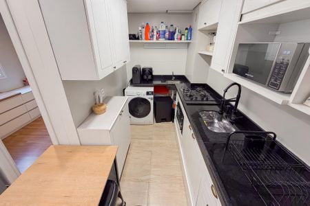 Apartamento à venda com 35m², 2 quartos e sem vaga Apartamento à venda com 35m², 2 quartos e sem vagaCozinha e Área de Serviço