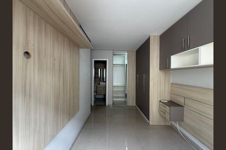 Apartamento à venda com 136m², 3 quartos e 1 vaga Apartamento à venda com 136m², 3 quartos e 1 vagaSuíte