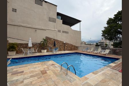 Apartamento à venda com 136m², 3 quartos e 1 vaga Apartamento à venda com 136m², 3 quartos e 1 vagaÁrea comum - Piscina