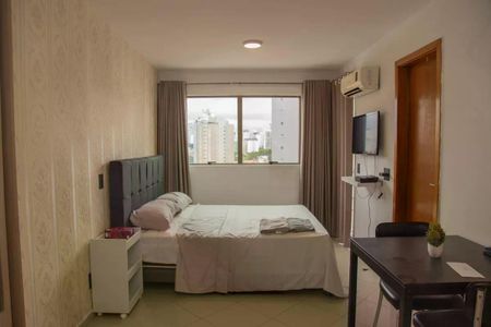 Apartamento à venda com 30m², 1 quarto e 1 vaga Apartamento à venda com 30m², 1 quarto e 1 vagaQuarto com cama de casal, TV e ar condicionado, com vista para a cidade.