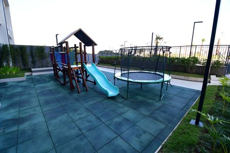 Apartamento à venda com 105m², 2 quartos e 2 vagasÁrea comum - Playground