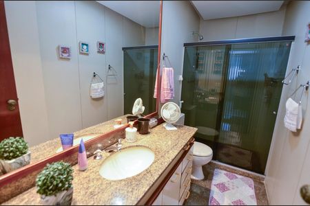 Apartamento à venda com 107m², 3 quartos e 1 vaga Apartamento à venda com 107m², 3 quartos e 1 vagaBanheiro Social