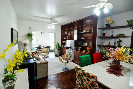Apartamento à venda com 107m², 3 quartos e 1 vaga Apartamento à venda com 107m², 3 quartos e 1 vagaSala