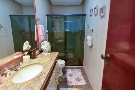 Apartamento à venda com 107m², 3 quartos e 1 vaga Apartamento à venda com 107m², 3 quartos e 1 vagaBanheiro Social