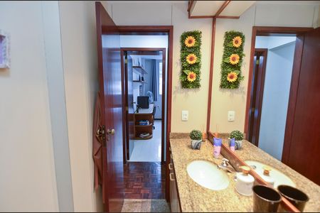 Apartamento à venda com 107m², 3 quartos e 1 vaga Apartamento à venda com 107m², 3 quartos e 1 vagaBanheiro Social