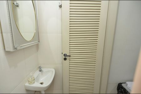 Apartamento à venda com 107m², 3 quartos e 1 vaga Apartamento à venda com 107m², 3 quartos e 1 vagaBanheiro de Serviço