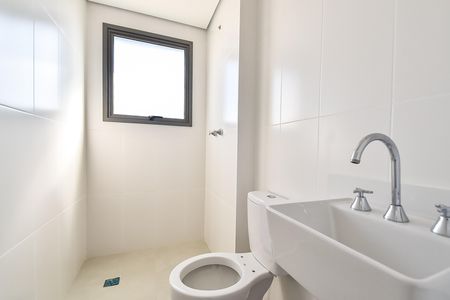 Apartamento à venda com 78m², 2 quartos e 1 vaga Apartamento à venda com 78m², 2 quartos e 1 vagaBanheiro da suíte 1