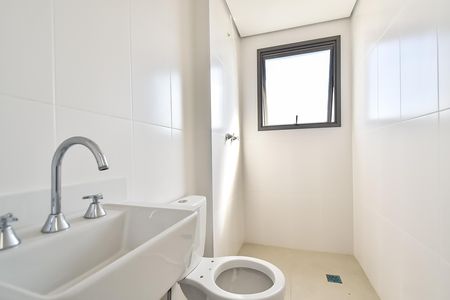 Apartamento à venda com 78m², 2 quartos e 1 vaga Apartamento à venda com 78m², 2 quartos e 1 vagaBanheiro da suíte 2