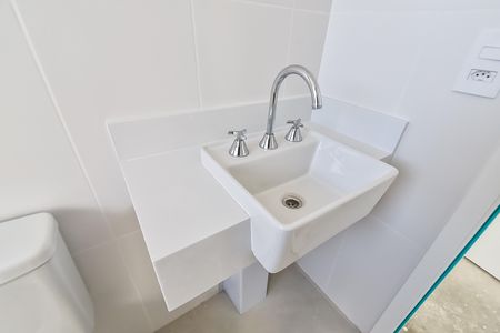 Apartamento à venda com 78m², 2 quartos e 1 vaga Apartamento à venda com 78m², 2 quartos e 1 vagaBanheiro da suíte 1
