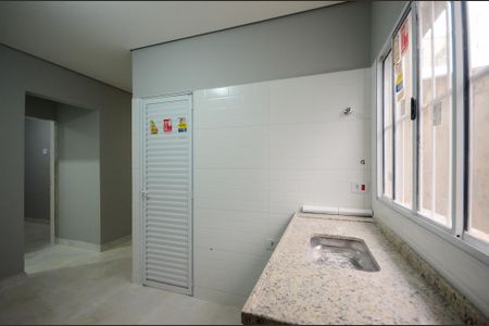 Casa para alugar com 55m², 1 quarto e sem vaga Casa para alugar com 55m², 1 quarto e sem vagaCozinha