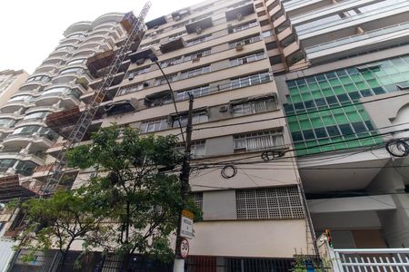Apartamento à venda com 85m², 2 quartos e sem vaga Apartamento à venda com 85m², 2 quartos e sem vagaFachada