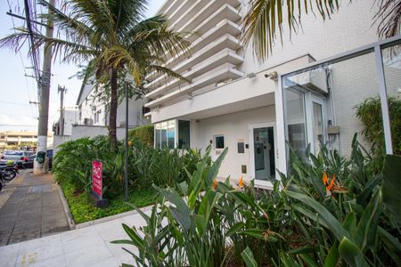 Apartamento para alugar com 120m², 2 quartos e 1 vaga Apartamento para alugar com 120m², 2 quartos e 1 vagaFachada