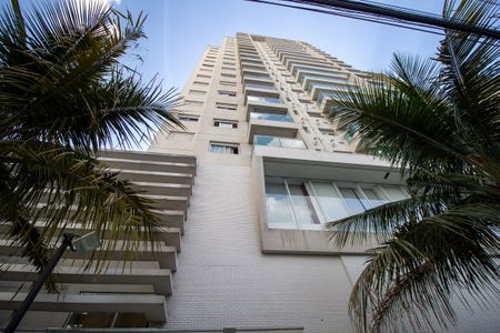 Apartamento para alugar com 120m², 2 quartos e 1 vaga Apartamento para alugar com 120m², 2 quartos e 1 vagaFachada