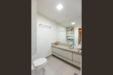 Apartamento para alugar com 135m², 3 quartos e 3 vagas Apartamento para alugar com 135m², 3 quartos e 3 vagasBanheiro da Suíte 1
