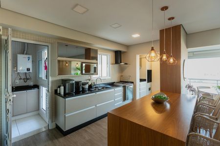 Cozinha de apartamento para alugar com 3 quartos, 135m² em Taquaral, Campinas