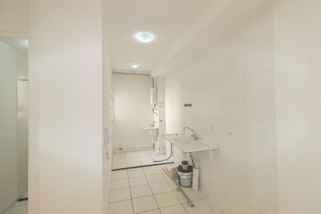 Apartamento para alugar com 47m², 2 quartos e sem vaga Apartamento para alugar com 47m², 2 quartos e sem vagaCozinha e Área de Serviço