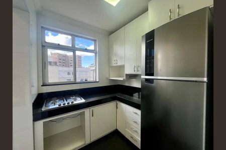 Cozinha de apartamento para alugar com 1 quarto, 47m² em Funcionários, Belo Horizonte