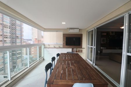 Apartamento para alugar com 120m², 3 quartos e 2 vagasVaranda