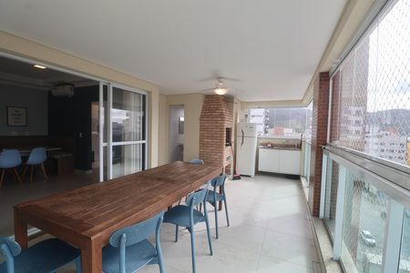 Apartamento para alugar com 120m², 3 quartos e 2 vagasVaranda