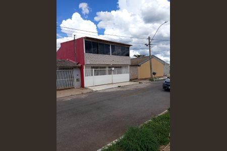 Casa à venda com 300m², 4 quartos e 2 vagasFachada