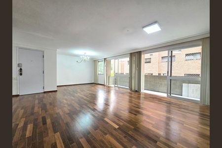 Apartamento para alugar com 132m², 3 quartos e 1 vaga Apartamento para alugar com 132m², 3 quartos e 1 vagaSala