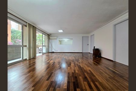 Apartamento para alugar com 132m², 3 quartos e 1 vaga Apartamento para alugar com 132m², 3 quartos e 1 vagaSala