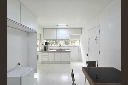 Apartamento para alugar com 132m², 3 quartos e 1 vaga Apartamento para alugar com 132m², 3 quartos e 1 vagaCozinha