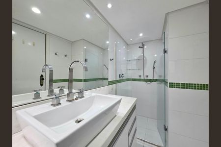 Apartamento para alugar com 132m², 3 quartos e 1 vaga Apartamento para alugar com 132m², 3 quartos e 1 vagaBanheiro da Suíte