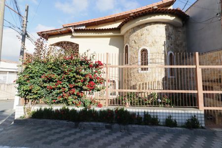 Casa à venda com 200m², 2 quartos e 2 vagasFachada
