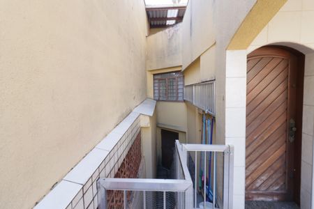 Casa à venda com 200m², 2 quartos e 2 vagasPorão