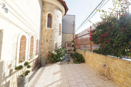 Casa à venda com 200m², 2 quartos e 2 vagasGaragem