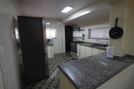 Casa à venda com 200m², 2 quartos e 2 vagasCozinha