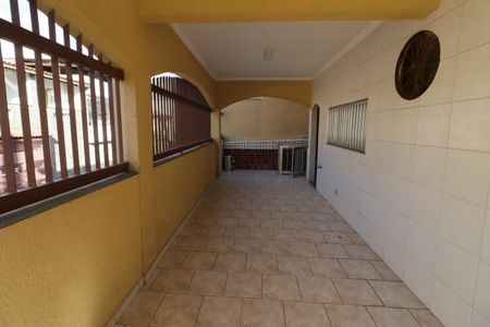 Casa à venda com 200m², 2 quartos e 2 vagasGaragem
