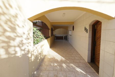 Casa à venda com 200m², 2 quartos e 2 vagasGaragem