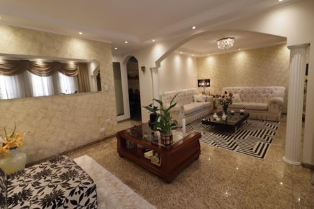 Casa à venda com 200m², 2 quartos e 2 vagasSala