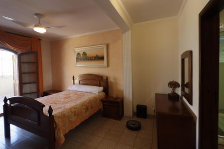 Casa à venda com 200m², 2 quartos e 2 vagasSuíte 1