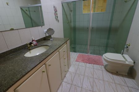 Casa à venda com 200m², 2 quartos e 2 vagasBanheiro 2